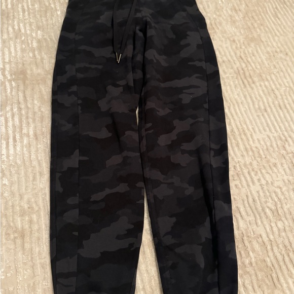 lululemon athletica Black Camo Pants - Picture 1 of 2